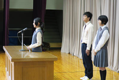 就任の挨拶をする細川新生徒会長